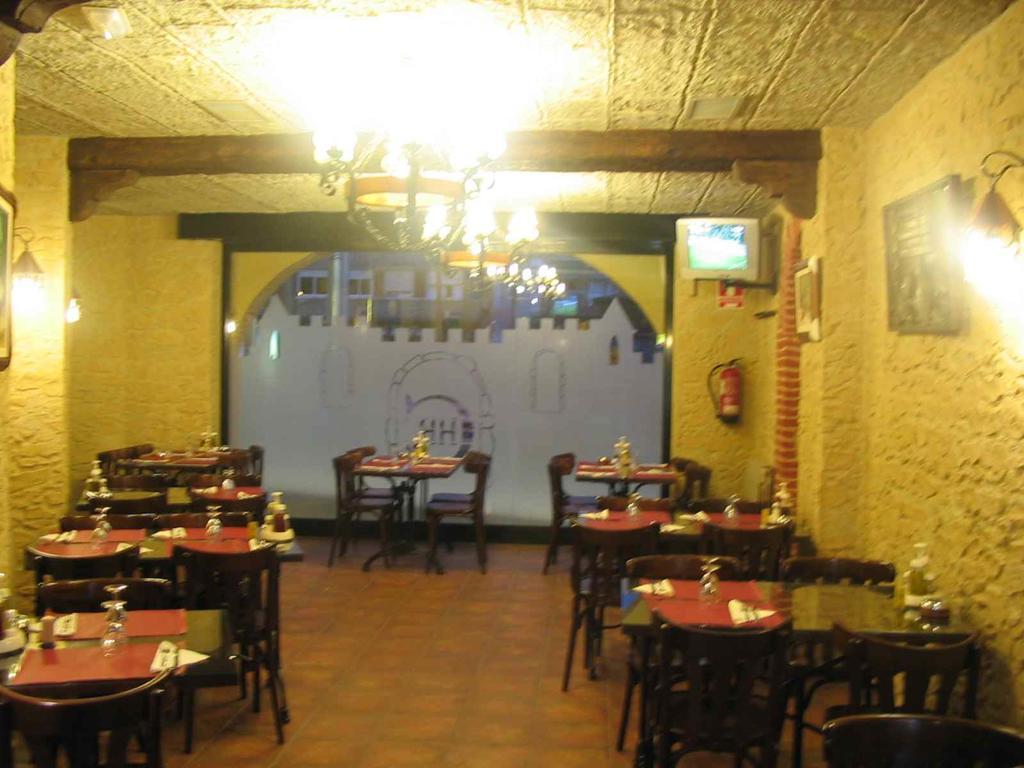 Hostal Restaurante Cornella Cornella de Llobregat Exterior photo